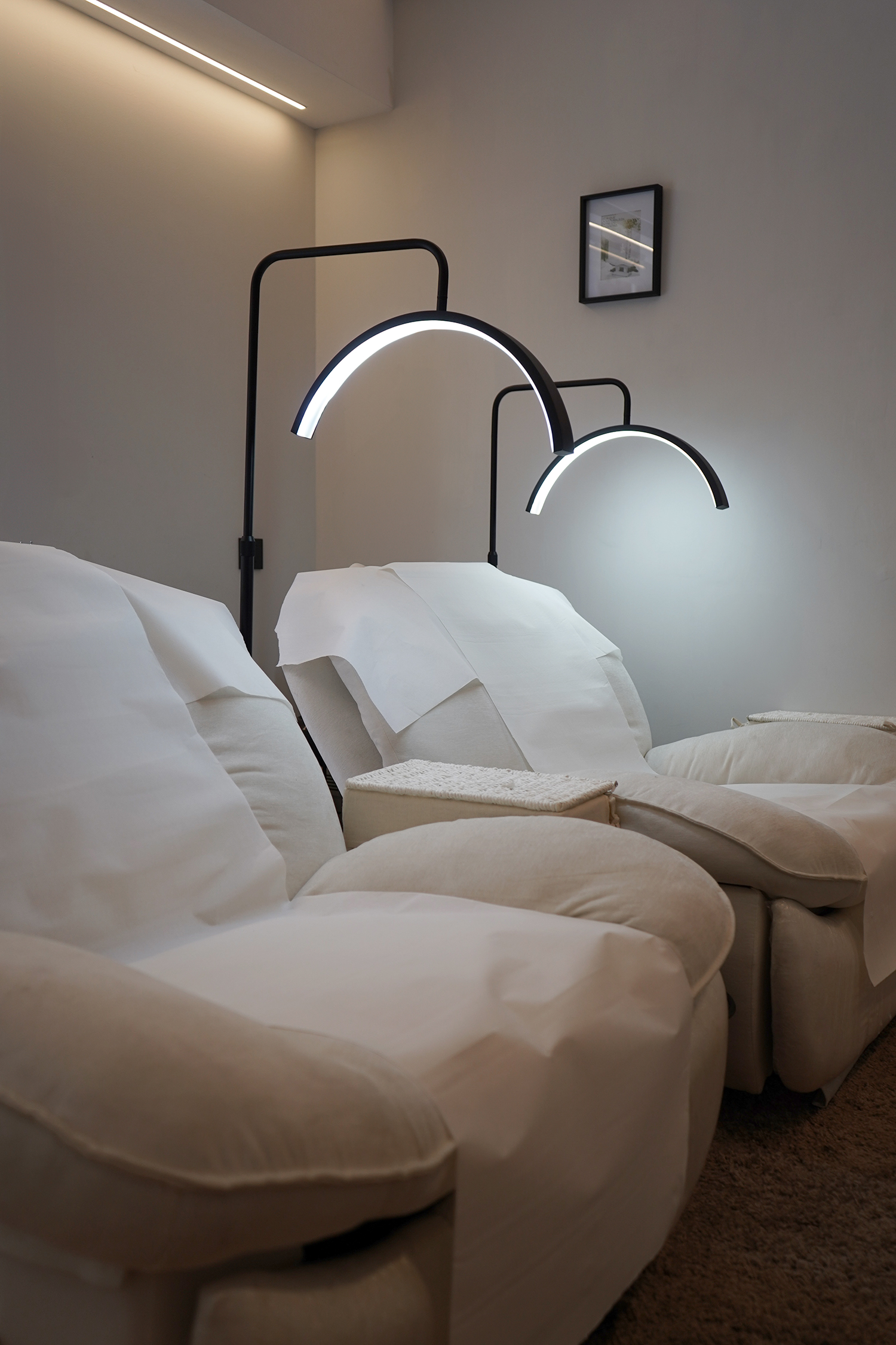 Sillones de tratamiento en el estudio Hello Lash Lifting en Barcelona